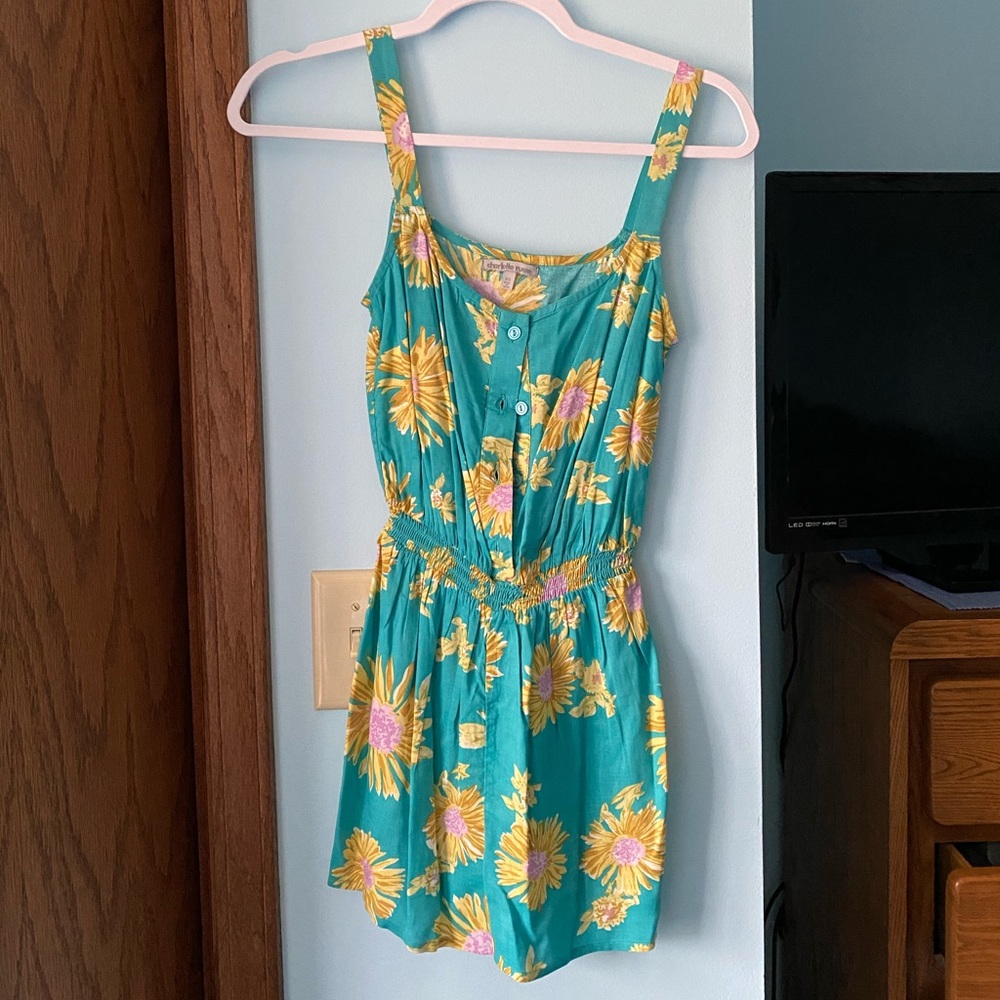Brand: Charlotte Russe
Color: Blue, Yellow, Pink
Size: XS
